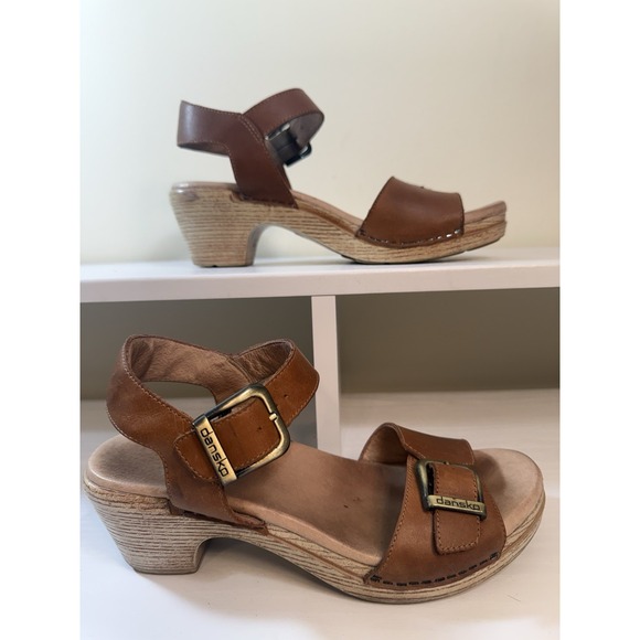 Dansko Sandals Women's Size 38 US 7.5-8 Brown Matty Leather Open Toe Clog Buckle - Picture 1 of 6